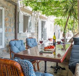 2 bedroom sea view apartment near Dubrovnik old town.